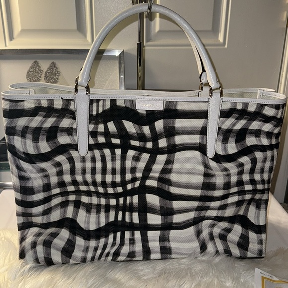 COACH THE LARGE WAVY GINGHAM CANVAS EAST/WEST TOWN TOTE NWOT - Picture 2 of 10